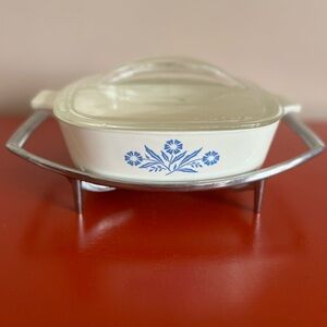 Vintage Cornflower 1Qt. Corningware White Casserole Dish with lid & metal trivet